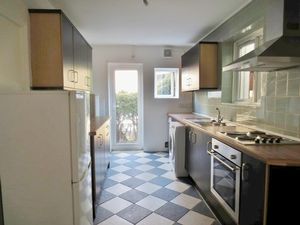 Kitchen- click for photo gallery